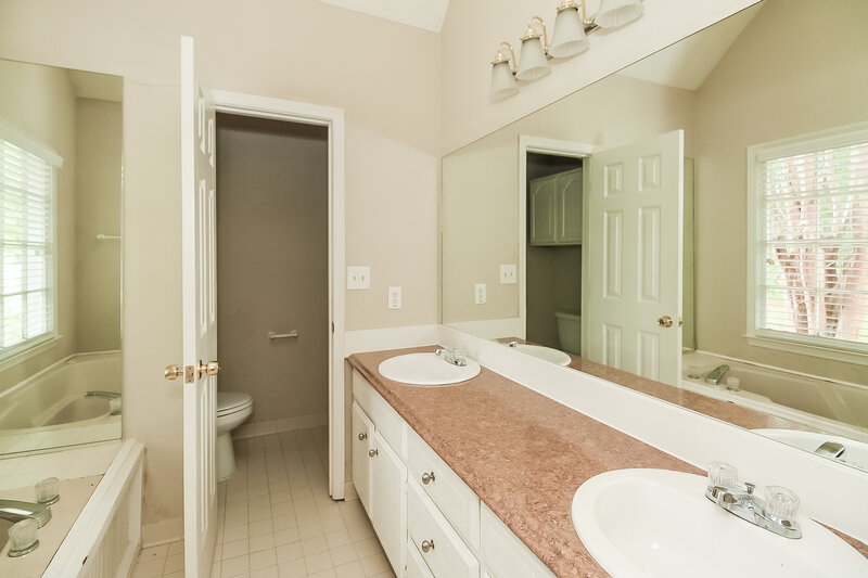 2,410/Mo, 4303 Derbyshire Trace SE Conyers, GA 30094 Main Bathroom View