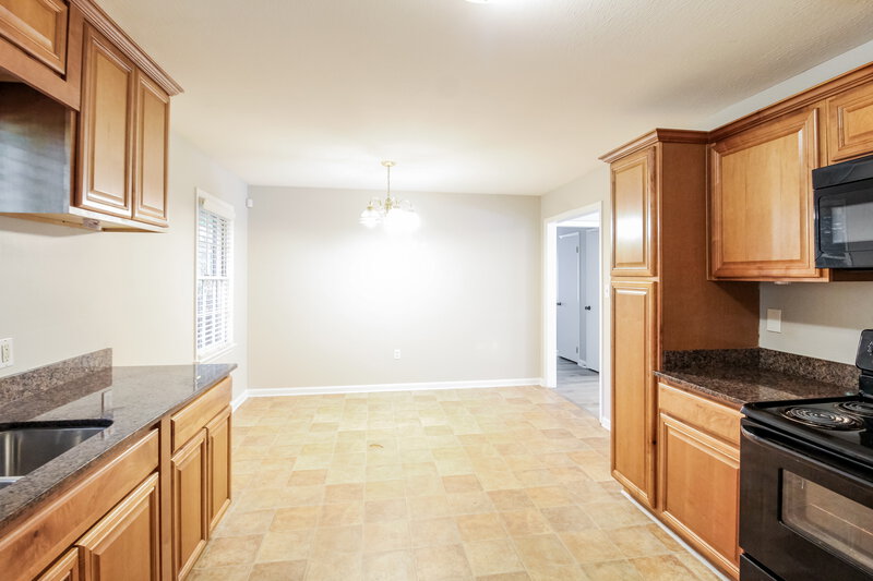 1,795/Mo, 4101 Sharon Drive Gainesville, GA 30507 Kitchen View 2