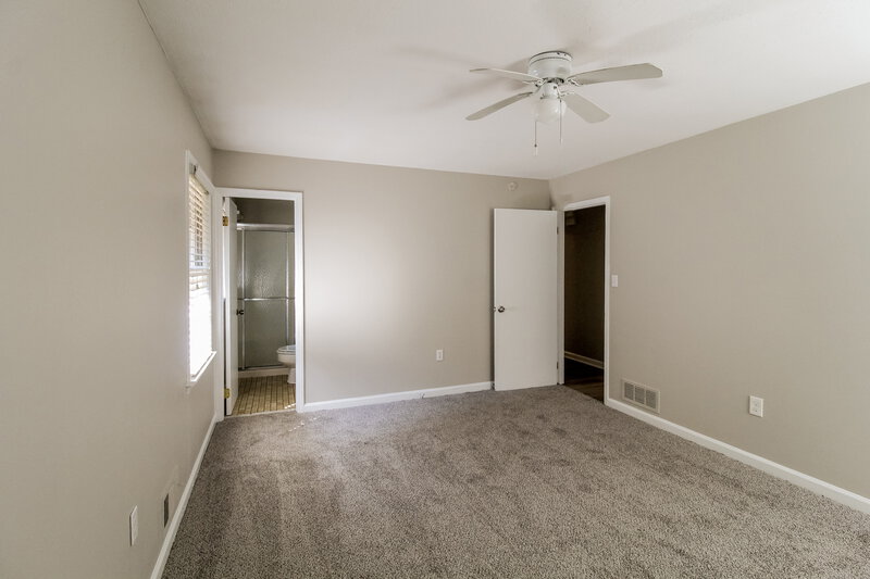 1,795/Mo, 4101 Sharon Drive Gainesville, GA 30507 Main Bedroom View 2