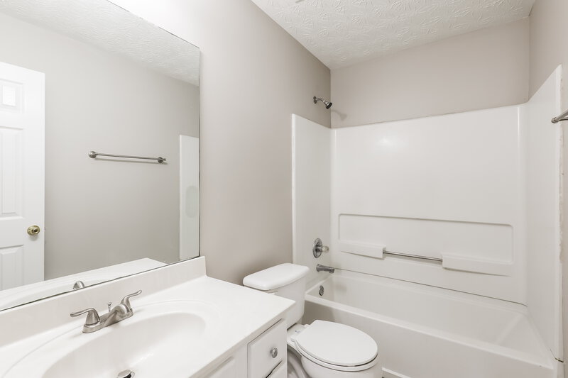 2,365/Mo, 2415 Crestwicke Crossing Ct Jonesboro, GA 30236 Bathroom View