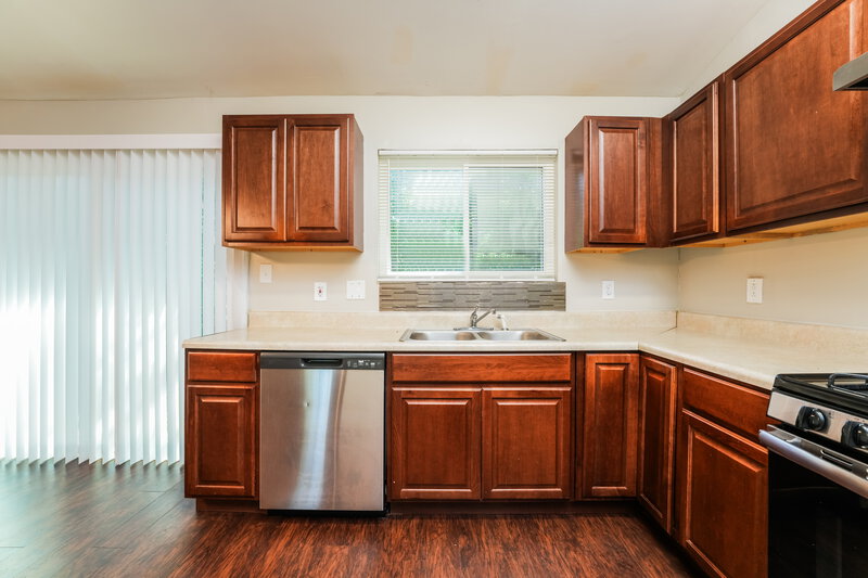 1,715/Mo, 5394 Greenhedge Court Stone Mountain, GA 30088 Kitchen View 2
