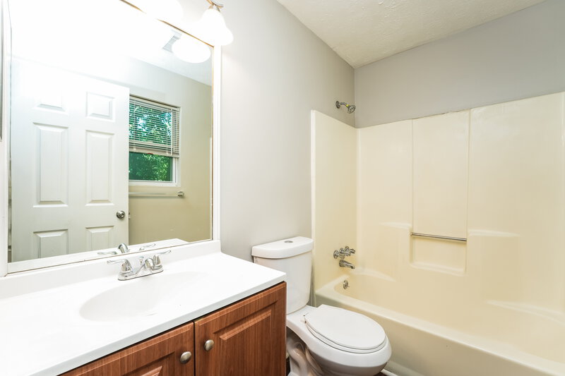 1,715/Mo, 5394 Greenhedge Court Stone Mountain, GA 30088 Bathroom View