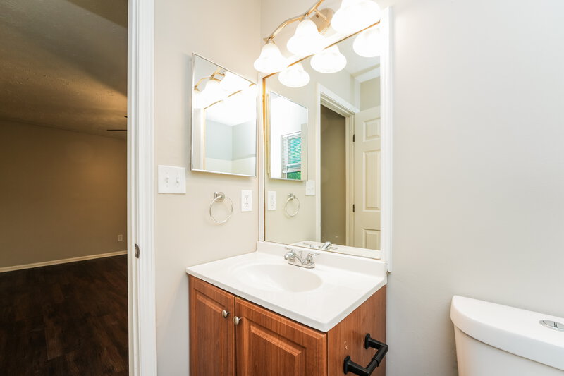 1,715/Mo, 5394 Greenhedge Court Stone Mountain, GA 30088 Bathroom View 2