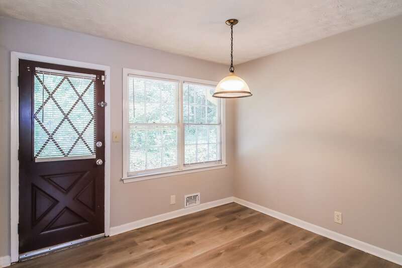 1,755/Mo, 2725 Westford Ct Atlanta, GA 30349 Dining Room View