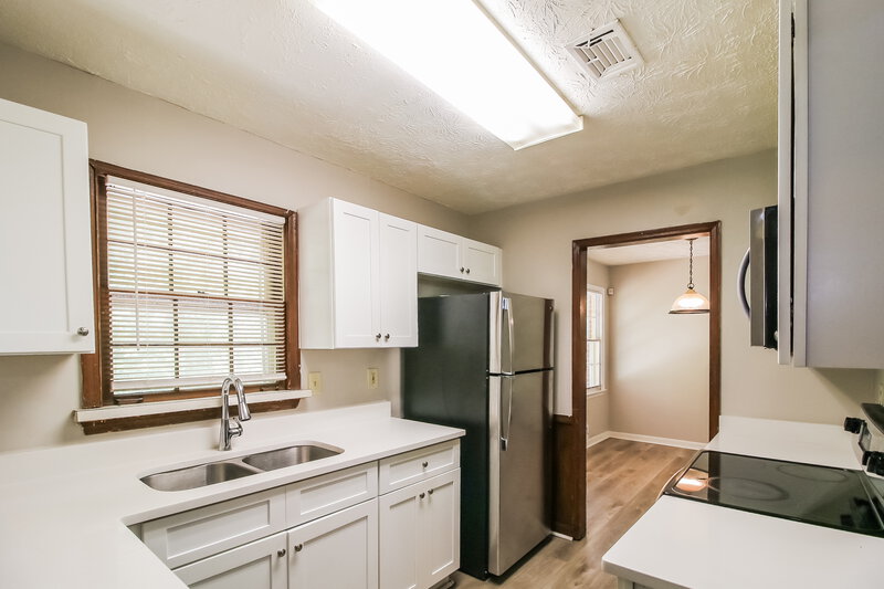 1,755/Mo, 2725 Westford Ct Atlanta, GA 30349 Kitchen View