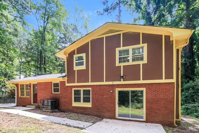 1,755/Mo, 2725 Westford Ct Atlanta, GA 30349 Rear View