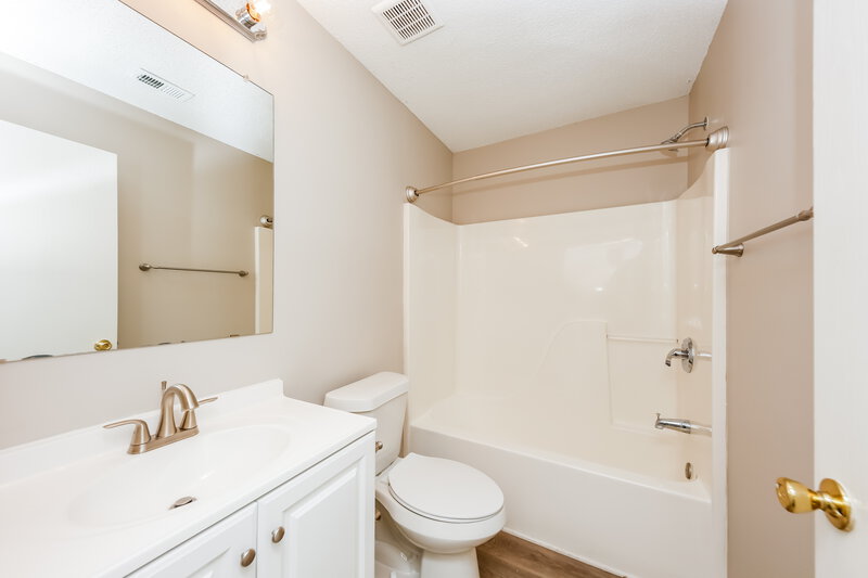1,685/Mo, 1014 Sycamore Lane Villa Rica, GA 30180 Bathroom View 2