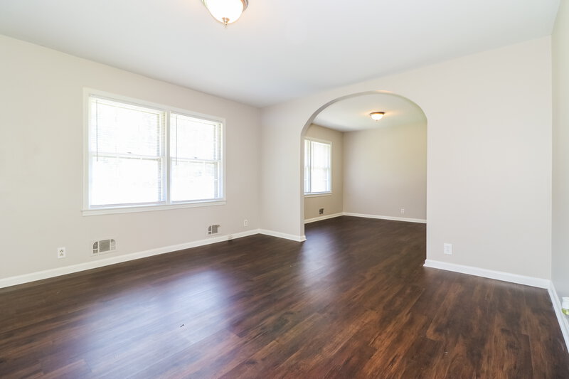 1,580/Mo, 5509 Joeclay Dr Stone Mountain, GA 30088 Living Room View