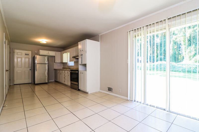 1,580/Mo, 5509 Joeclay Dr Stone Mountain, GA 30088 Dining Room View 2