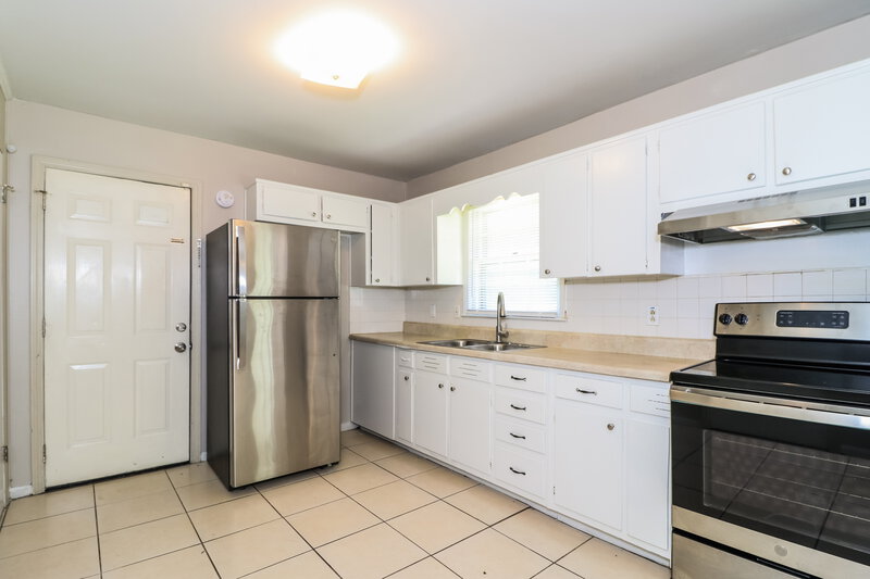 1,580/Mo, 5509 Joeclay Dr Stone Mountain, GA 30088 Kitchen View