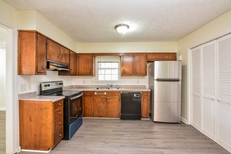 2,360/Mo, 2976 Rolling Meadows Ct Lithonia, GA 30038 Kitchen View