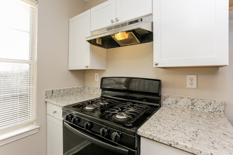 2,050/Mo, 3759 MAYS XING SW Atlanta, GA 30331 Kitchen View 2