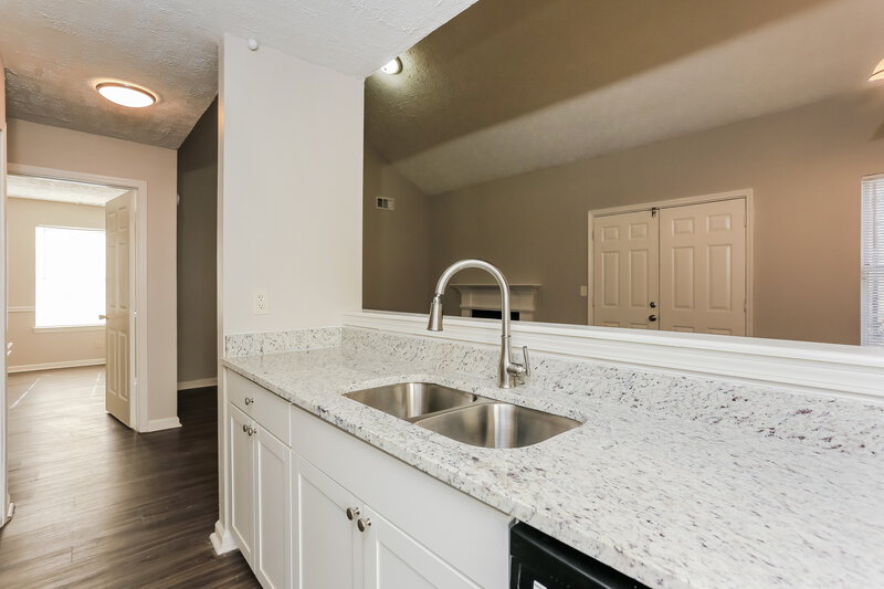 2,050/Mo, 3759 MAYS XING SW Atlanta, GA 30331 Kitchen View 3