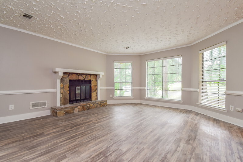 1,880/Mo, 5385 WALKER RD Stone Mountain, GA 30088 Living Room View 2