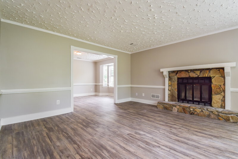 1,880/Mo, 5385 WALKER RD Stone Mountain, GA 30088 Living Room View 3