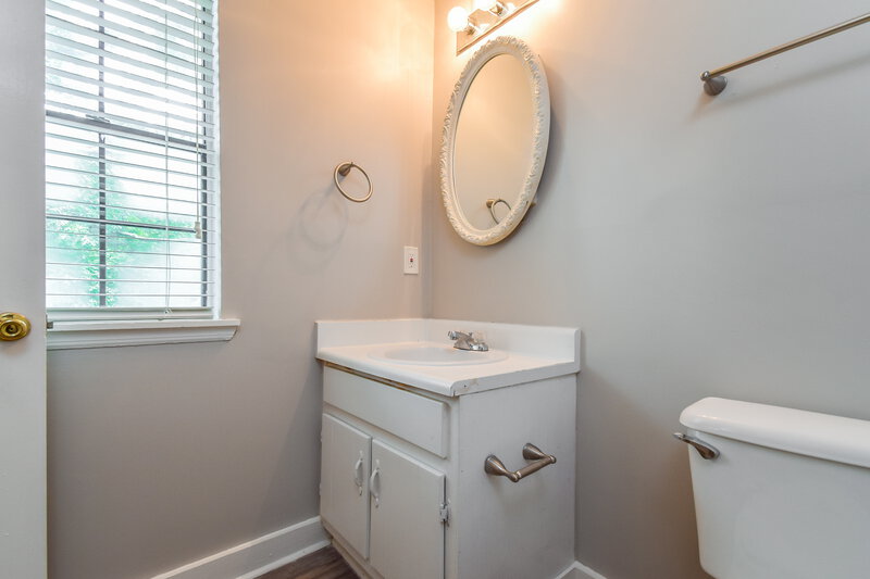 1,880/Mo, 5385 WALKER RD Stone Mountain, GA 30088 Main Bathroom View