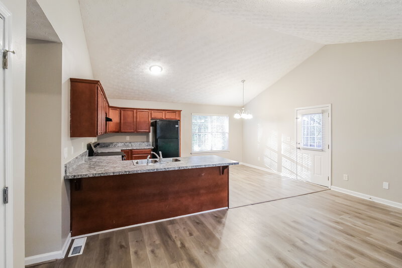 1,810/Mo, 5030 Gillsville Hwy Gillsville, GA 30543 Living Room View 2