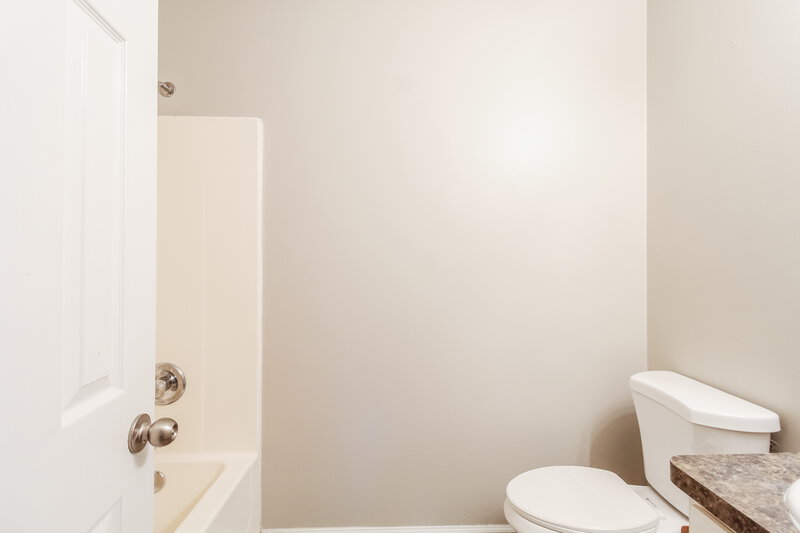 1,810/Mo, 5030 Gillsville Hwy Gillsville, GA 30543 Bathroom View
