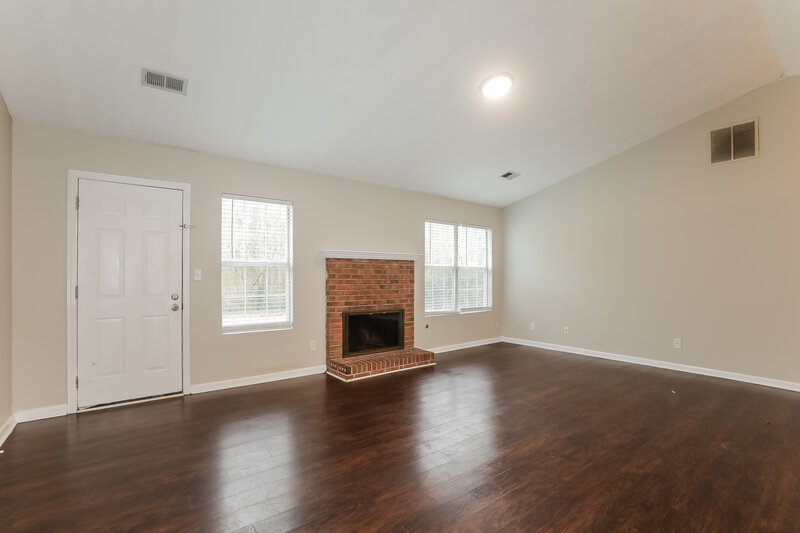 0/Mo, 6273 Amberly Road Rex, GA 30273 Living Room View