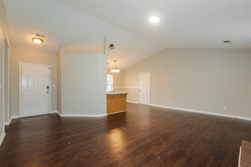 0/Mo, 6273 Amberly Road Rex, GA 30273 Living Room View 2