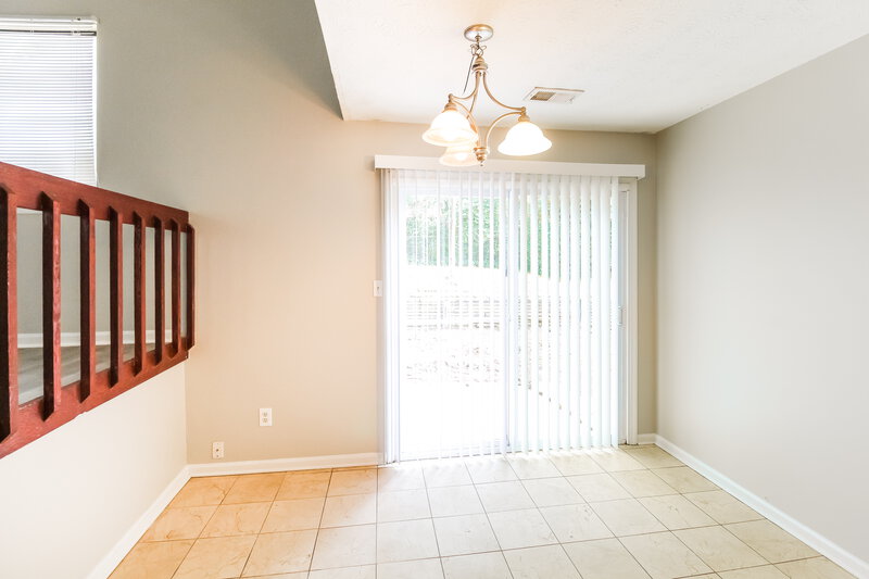 1,675/Mo, 5292 Kinsdale Lane Stone Mountain, GA 30088 Dining Room View