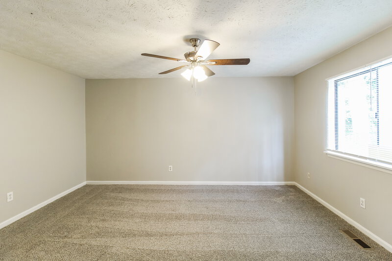 1,675/Mo, 5292 Kinsdale Lane Stone Mountain, GA 30088 Main Bedroom View 4