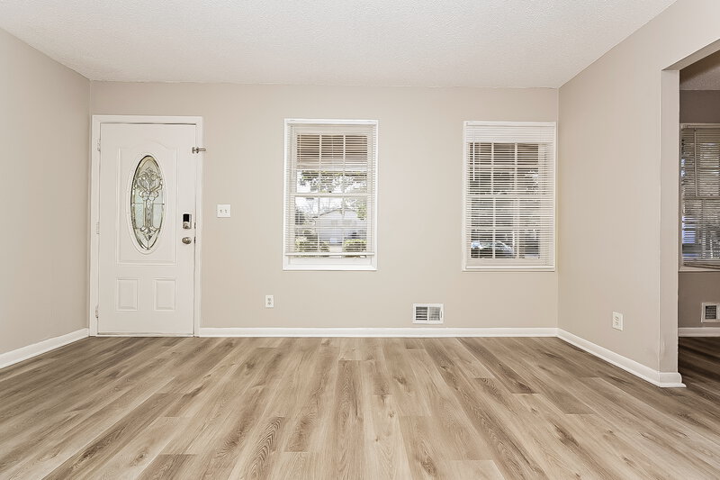 2,140/Mo, 5407 Brittany Trail College Park, GA 30349 Living Room View