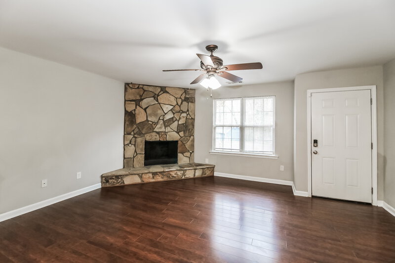 1,685/Mo, 4999 Galbraith Cir Stone Mountain, GA 30088 Living Room View 2
