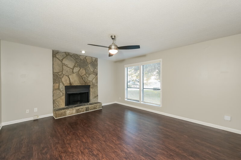 1,795/Mo, 3895 Springleaf Ct Stone Mountain, GA 30083 Living Room View