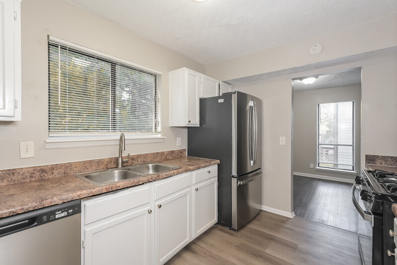 1,795/Mo, 3895 Springleaf Ct Stone Mountain, GA 30083 Kitchen View 2