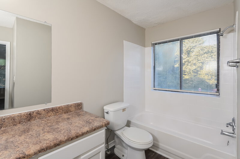 1,795/Mo, 3895 Springleaf Ct Stone Mountain, GA 30083 Main Bathroom View 2