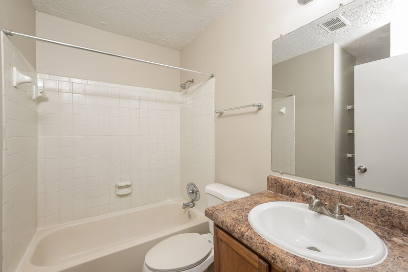 1,795/Mo, 3895 Springleaf Ct Stone Mountain, GA 30083 Bathroom View