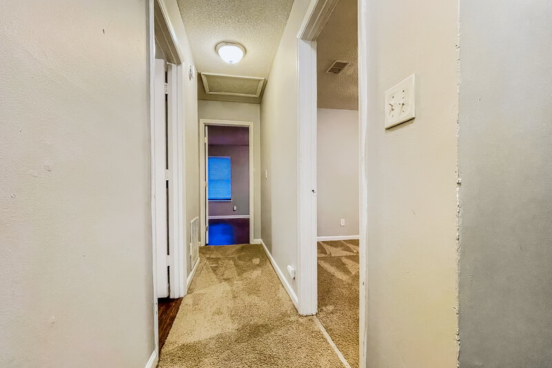 2,460/Mo, 3895 Springleaf Ct Stone Mountain, GA 30083 Hallway View