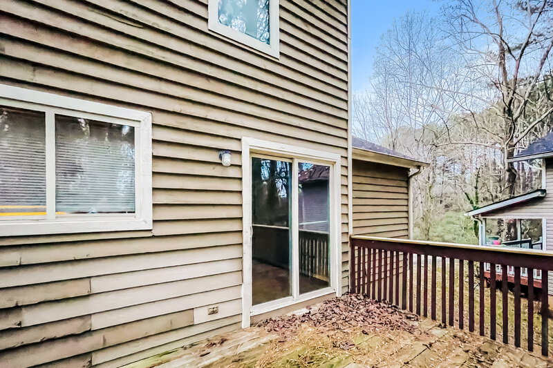 2,460/Mo, 3895 Springleaf Ct Stone Mountain, GA 30083 Deck View 2