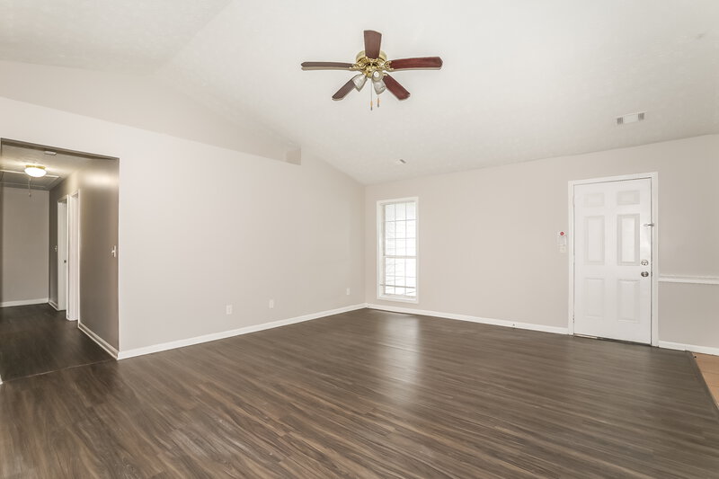 2,510/Mo, 5712 Mistyview Dr Rex, GA 30273 Living Room View