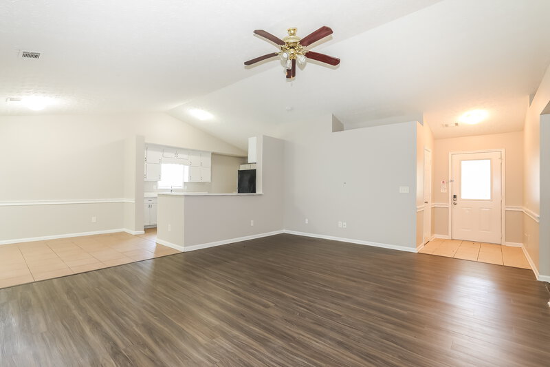2,510/Mo, 5712 Mistyview Dr Rex, GA 30273 Living Room View 2