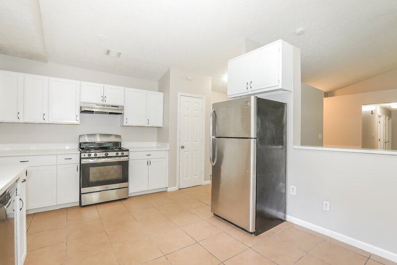 2,510/Mo, 5712 Mistyview Dr Rex, GA 30273 Kitchen View 2