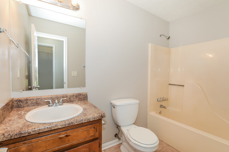 2,510/Mo, 5712 Mistyview Dr Rex, GA 30273 Bathroom View