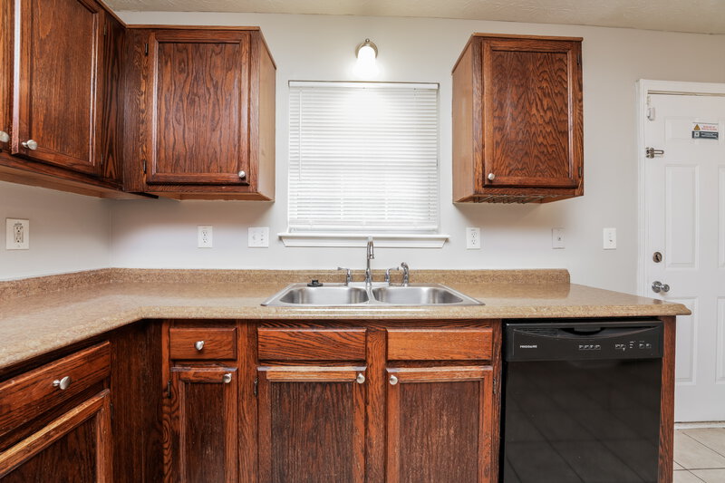 1,630/Mo, 5816 Rex Mill Drive Rex, GA 30273 Kitchen View 2