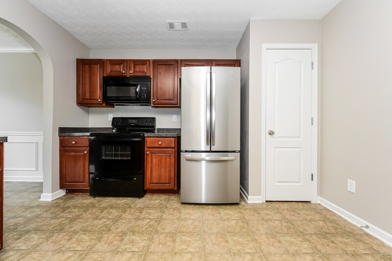 2,060/Mo, 1152 Gable Ter Jonesboro, GA 30236 Kitchen View 2