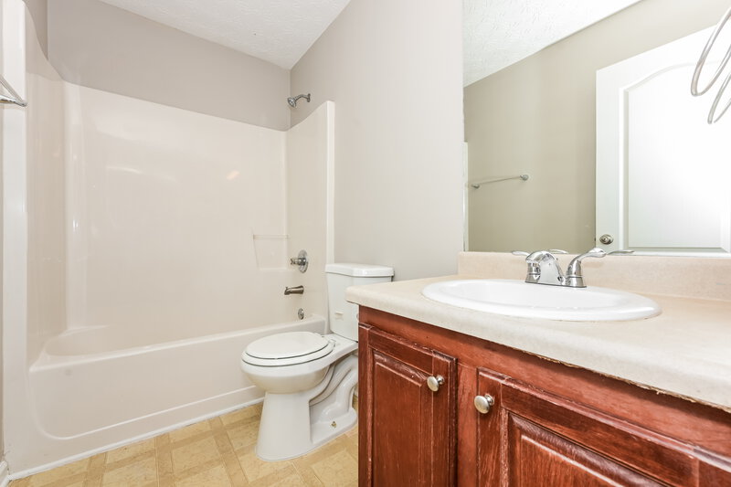 2,060/Mo, 1152 Gable Ter Jonesboro, GA 30236 Bathroom View