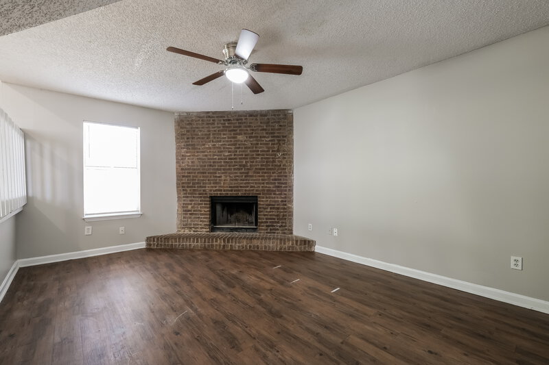 1,555/Mo, 3230 PEARCE Court Lithonia, GA 30038 Living Room View 2