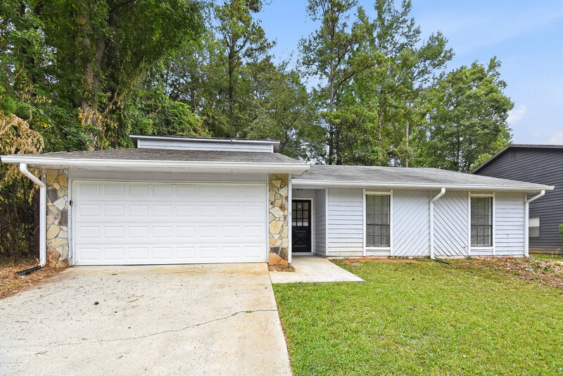 3 Bedroom House – 5498 Springwood Ln, Stone Mountain, GA 30087