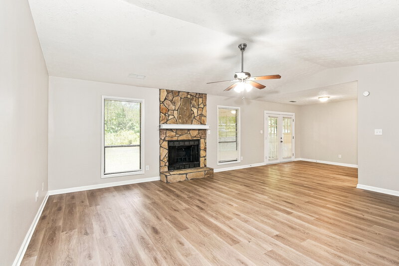1,750/Mo, 5498 Springwood Ln Stone Mountain, GA 30087 Living Room View