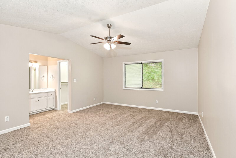 1,750/Mo, 5498 Springwood Ln Stone Mountain, GA 30087 Primary Bedroom View