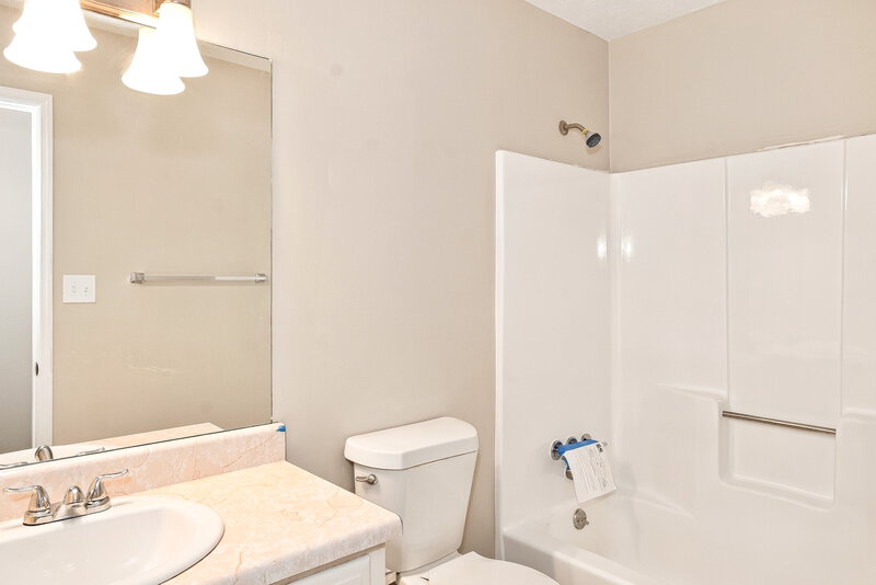 1,750/Mo, 5498 Springwood Ln Stone Mountain, GA 30087 Bathroom View