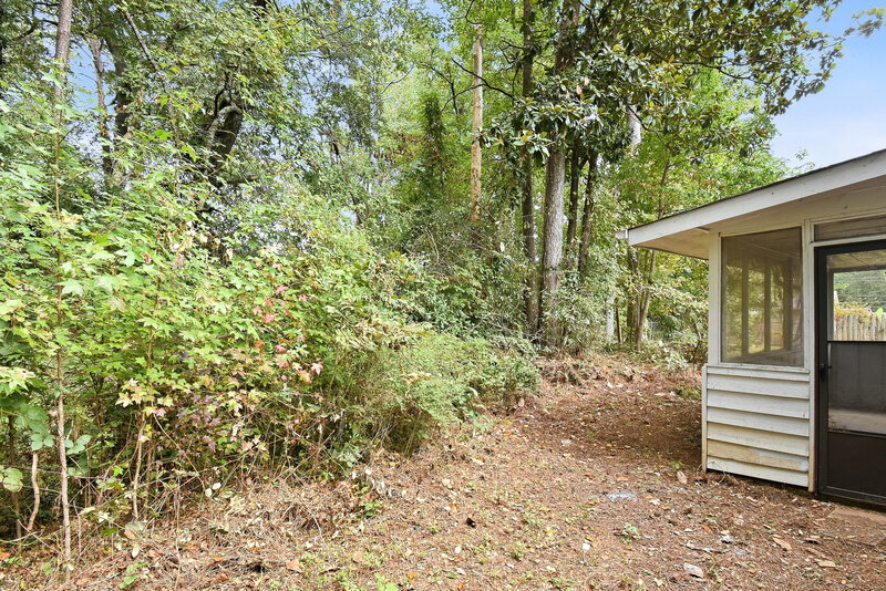 1,750/Mo, 5498 Springwood Ln Stone Mountain, GA 30087 Backyard View