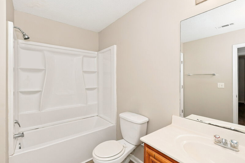 2,500/Mo, 3476 Augusta St Atlanta, GA 30349 Bathroom View 2