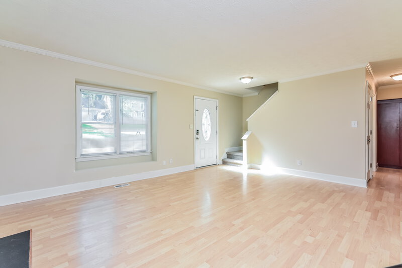 2,200/Mo, 2843 Creekwood Dr Snellville, GA 30078 Living Room View