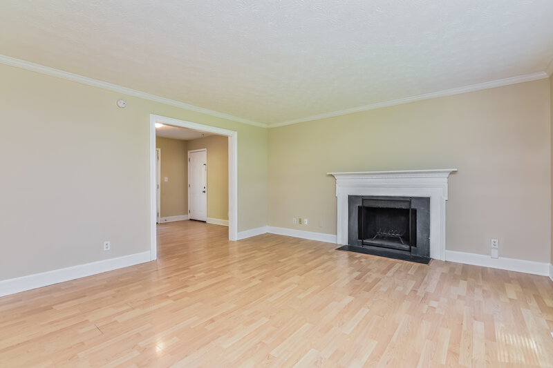 2,200/Mo, 2843 Creekwood Dr Snellville, GA 30078 Living Room View 2